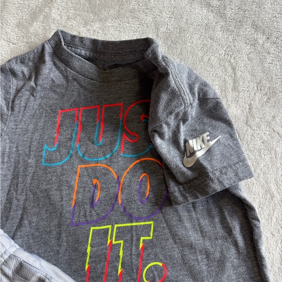 Nike Bundle - Picture 4 of 4